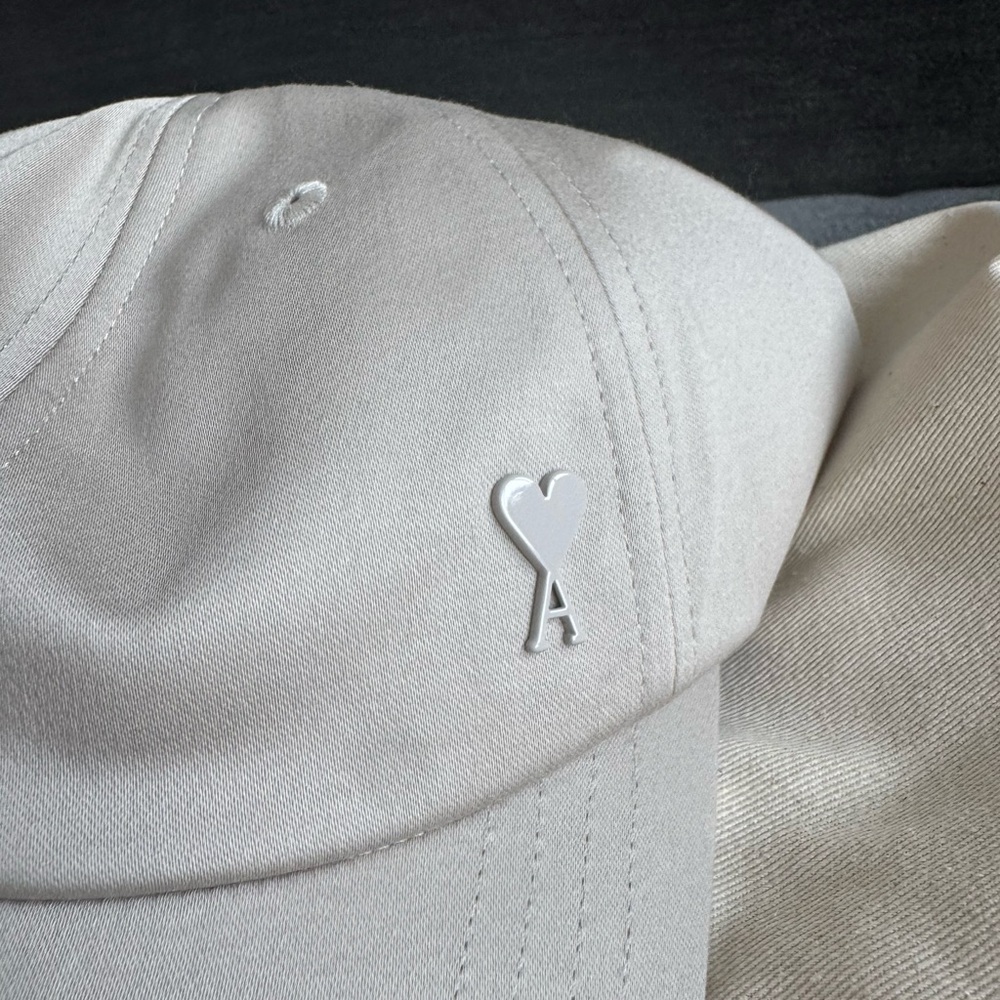 AMI PARIS hat/cap - Picture 2 of 4